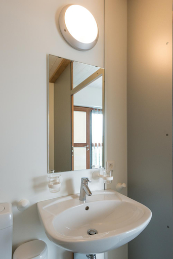 Bathroom 2, Sport- und Ferienpark Worriken, Liège