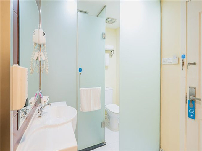 Bathroom, HanTing Hotel (Shanghai Hongqiao Hub Railway Station), Shanghai