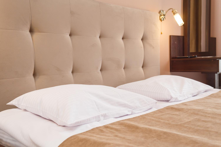 Others 2, Hotel 18, L'vivs'ka