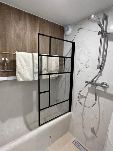 Bathroom 3, LE CLOS DE FLO 17, Charente-Maritime