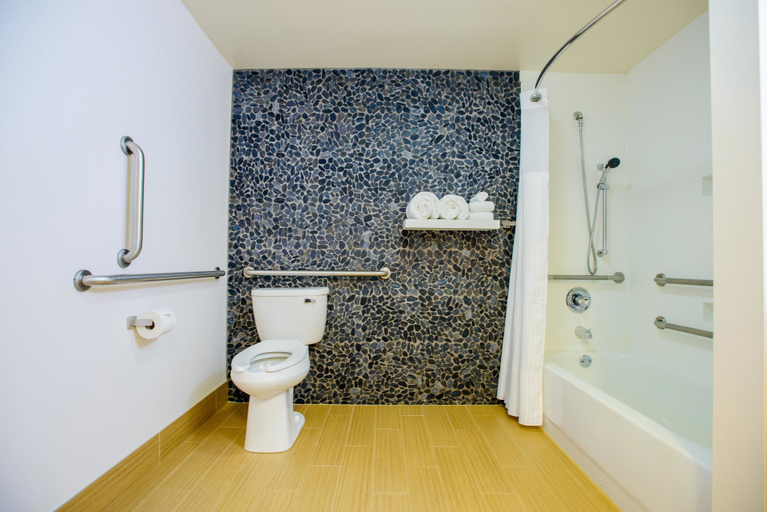 Bathroom 3, Hilton Garden Inn Rochester Downtown, MN, Olmsted