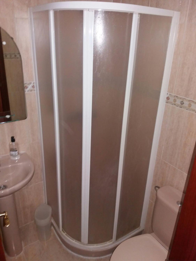 Others 3, Hostal Jose Luis, Madrid