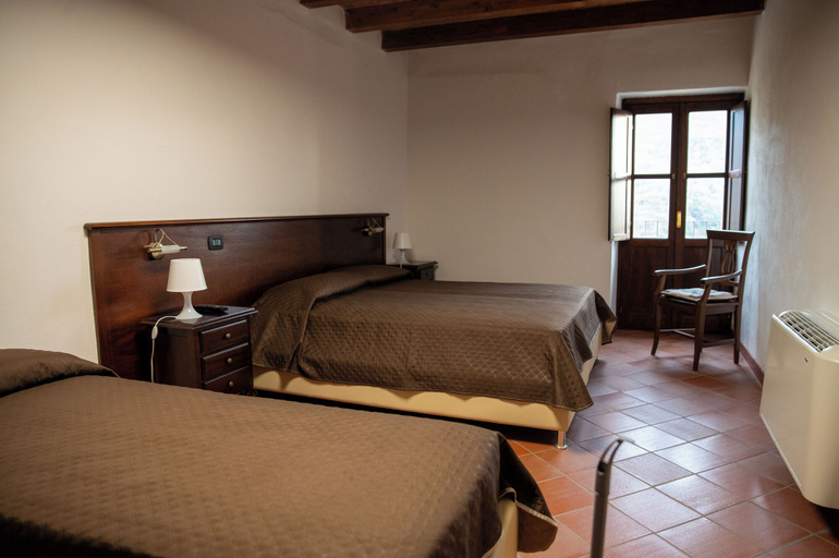 Bedroom 2, Dimora del Borgo Affittacamere, Cosenza