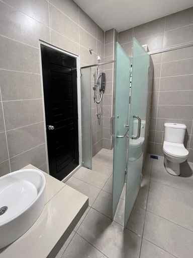 Bathroom 9