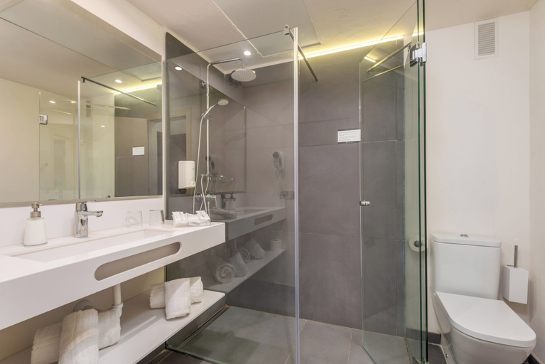 Bathroom 5, Hotel Patricia Menorca, Baleares