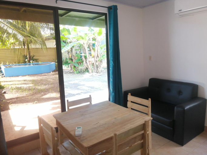 Others 4, Casa debut Surf Place, Parrita