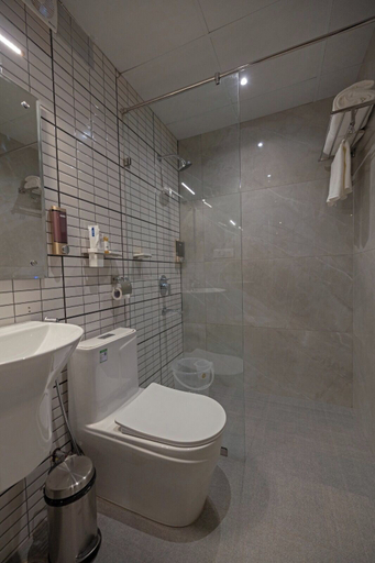 Bathroom 5, Grand Continent Hotel Gachibowli, US Consulate, Hyderabad