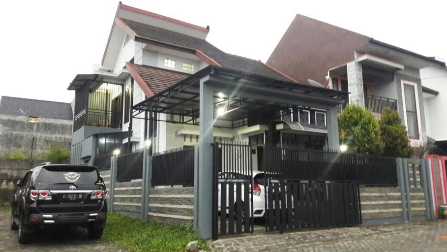 Villa Pesanggrahan Kusuma Batu, Malang