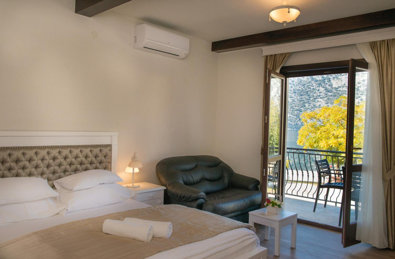 Others 3, Apartments Marija