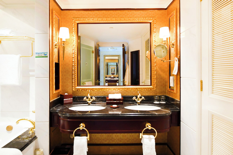 Bathroom 4