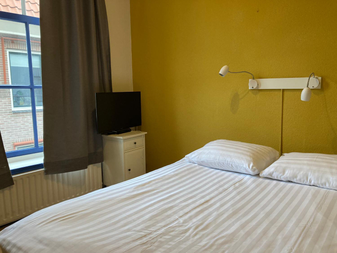 Others 4, RB Hostel, Schouwen-Duiveland