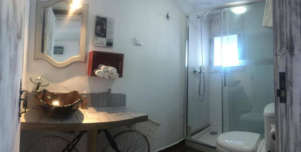 Bedroom 2, Lovin Book Guesthouse, Óbidos