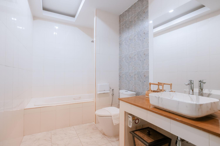 Bathroom 8