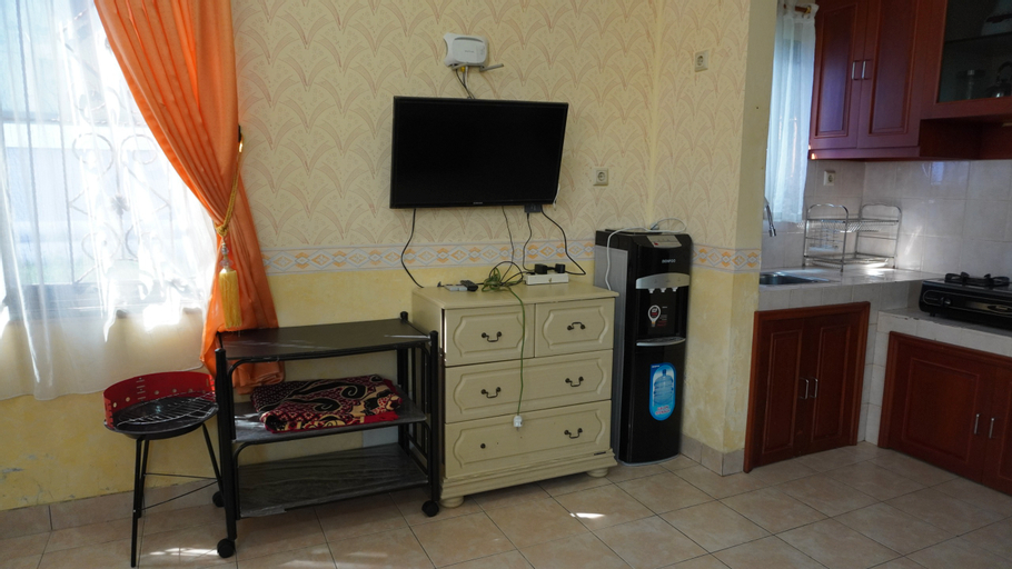Dining Room 4, Vila Dalia Puncak NA5/10, Cianjur