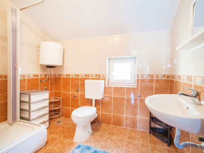 Bathroom 3, Apartments Elena