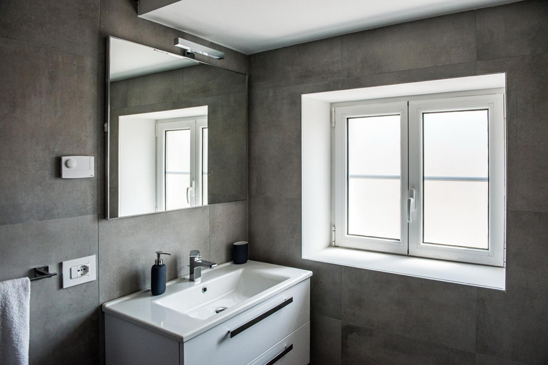 Bathroom 4, JOIVY Apartments - Trieste Goldoni, Trieste