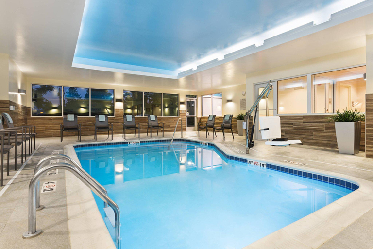 Sport & Beauty, Fairfield Inn and Suites by Marriott Belle Vernon, Westmoreland