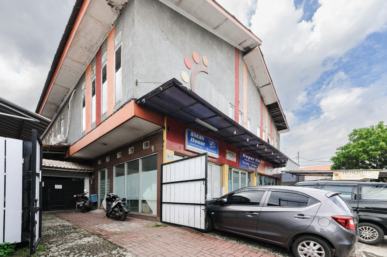 Exterior & Views 2, Elza House near Kalimalang RedPartner, Bekasi