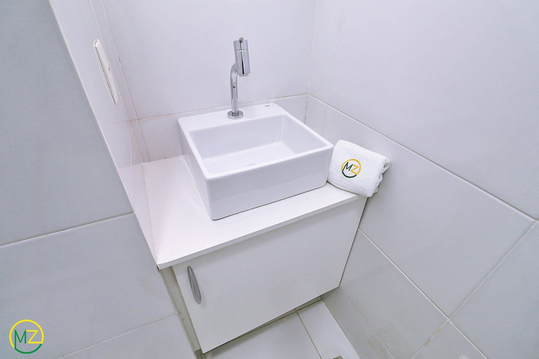 Bathroom 3, Nossa Senhora XIII, Rio de Janeiro