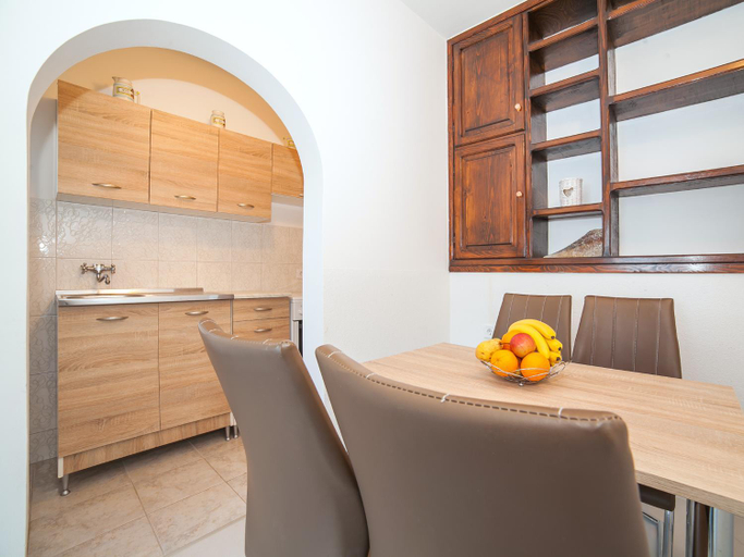 Kitchen 4, Apartments Elena