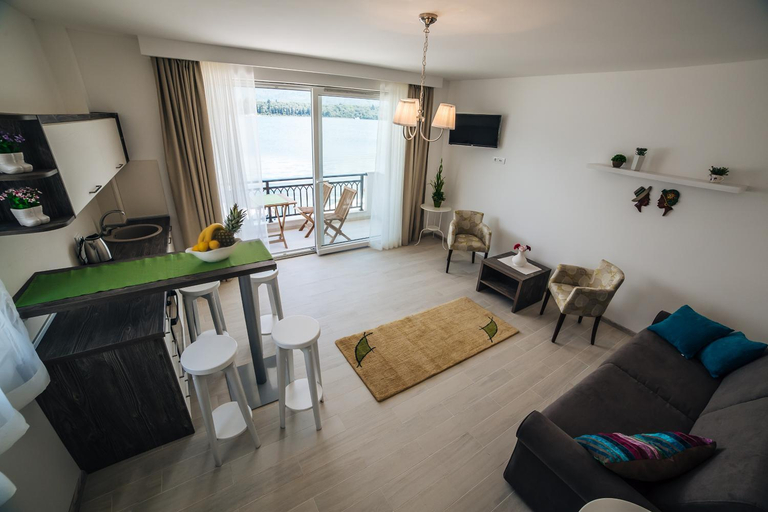 Others 2, Apartments Harmonia