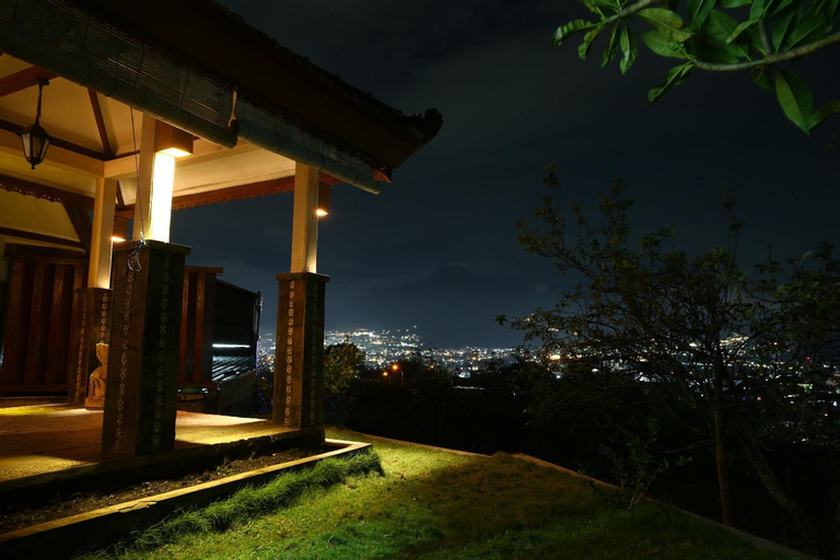 Exterior & Views 29