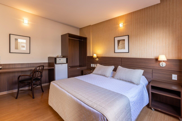 Bedroom 3, Hotel Bahamas, Dourados