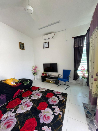 Bedroom 2, Family Holiday Home With Wifi & Netflix, Kuala Muda