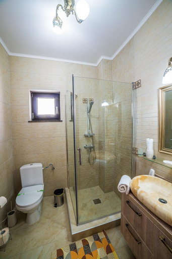 Bathroom 3, Drag de Bucovina, Gura Humorului