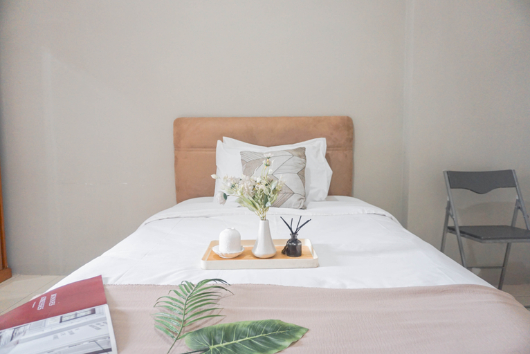 Bedroom 3, Homey and Cozy Studio Apartment Margonda Residence 2 By Travelio, Depok