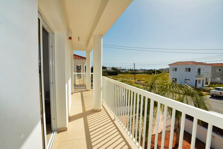 Others 5, Nissi Villa Ourania