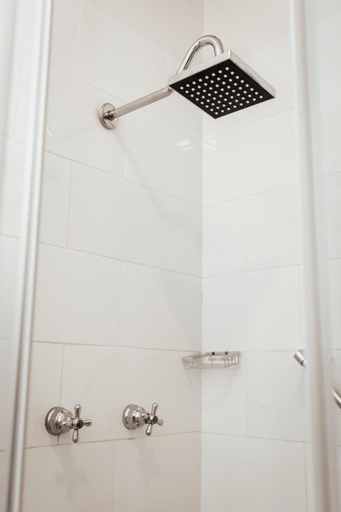 Bathroom 18