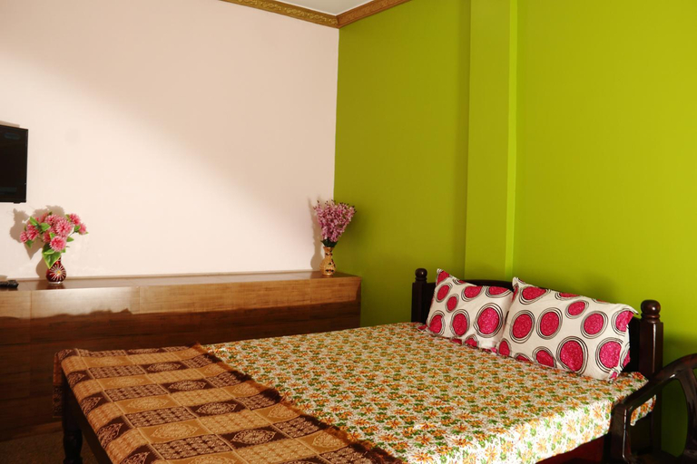 Others 5, Guru Guest House, North Goa