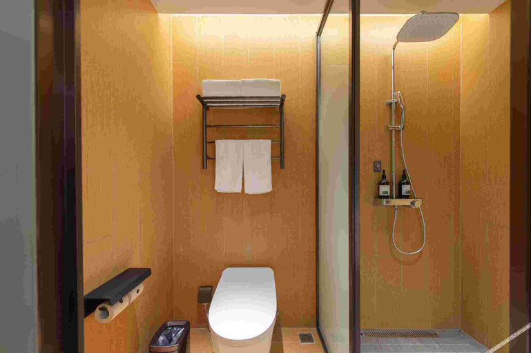 Bathroom 3, Ji Hotel Qingdao Xinduxin Changsha Road, Qingdao