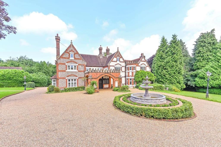 Others 4, Exquisite Manor House in Surrey Hills, Surrey
