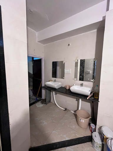 Bathroom 4, Aarav Dormitory, Hoshangabad