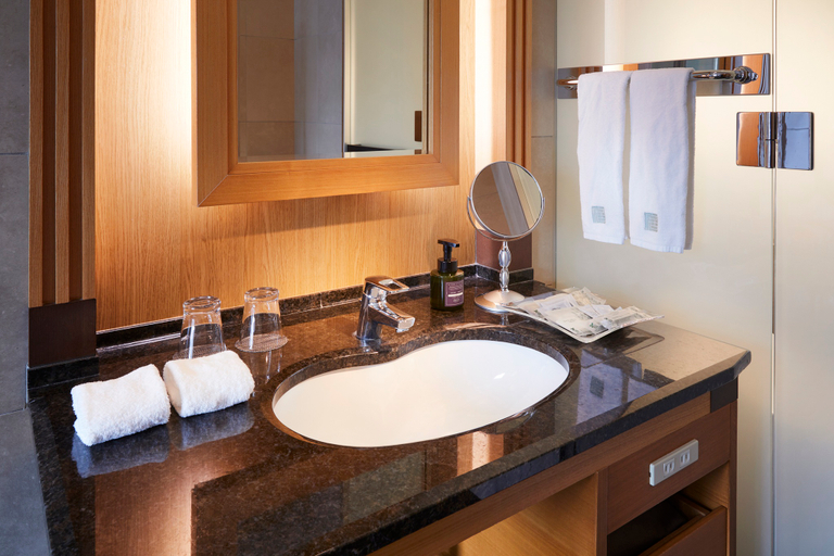 Bathroom 25