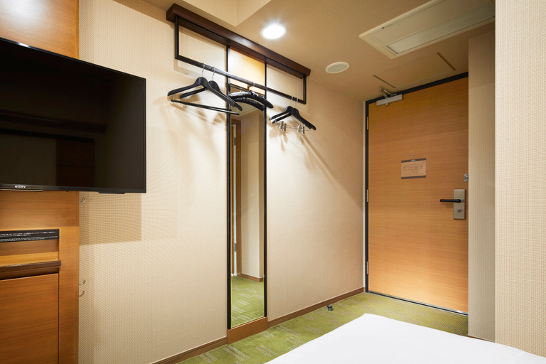 Bathroom 18