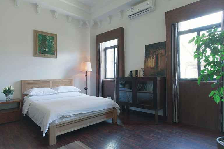 Bedroom 2, White House Monet Garden Coffee, Xiamen