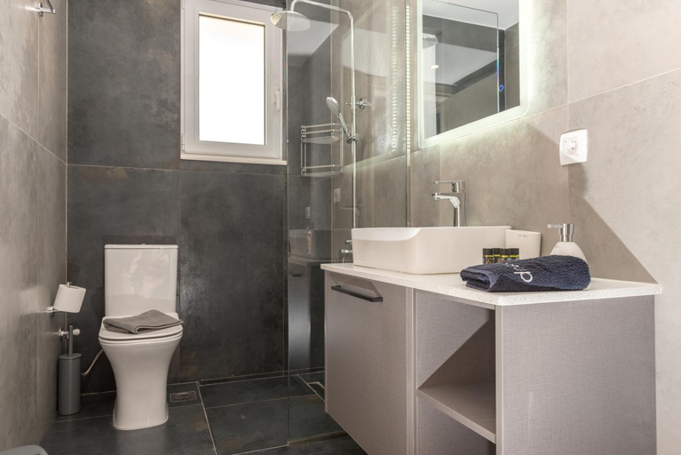 Bathroom 3, Allview apartments, Crete