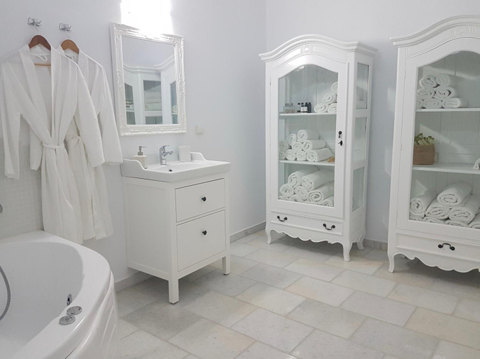 Bathroom 1, Villa Artemis, South Aegean