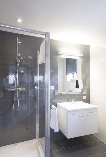 Bathroom 20