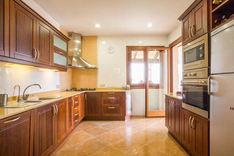 Others 4, Carles House, Baleares