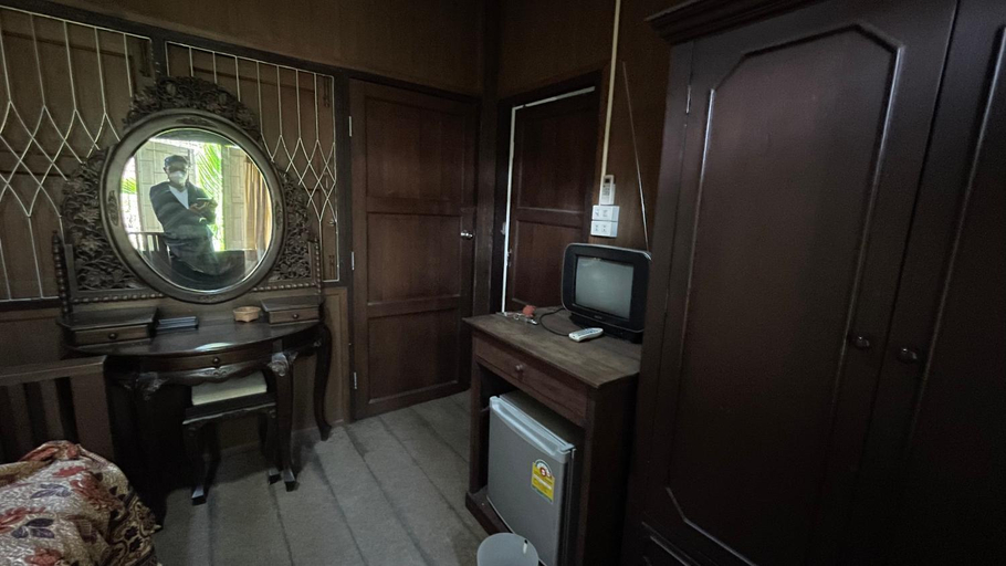 Others 2, ปาริฉัตร โฮมสเตย์ parichat homestay, Saraphi
