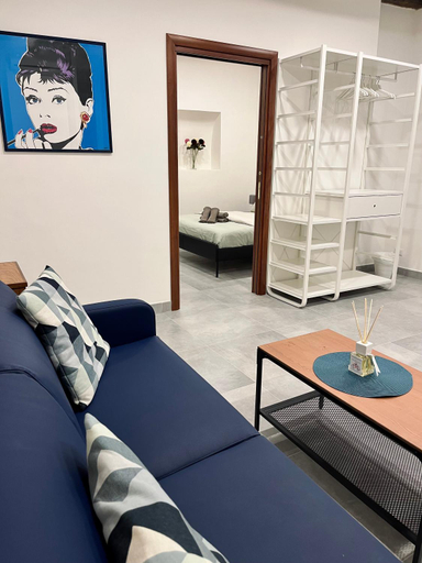 Others 5, SORRISO SUITE, Napoli
