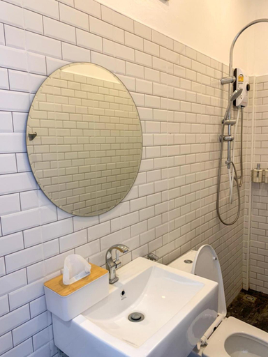 Bathroom, DOO KHAO, Non Din Daeng