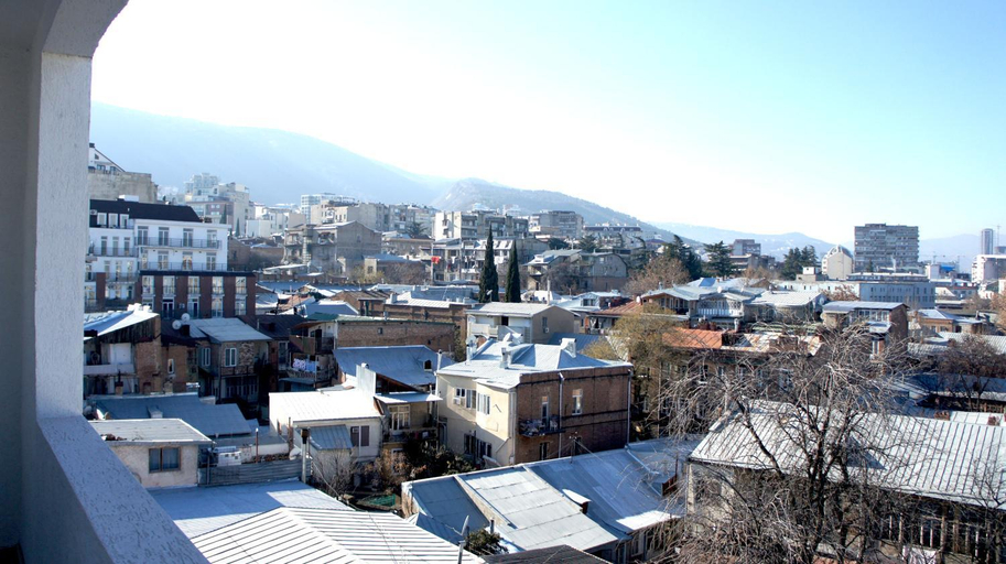 Others 3, Happy Apartment 7, Tbilisi