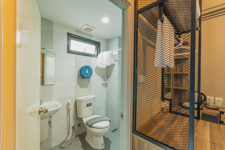 Bathroom 3, Life is Goood, Pattaya