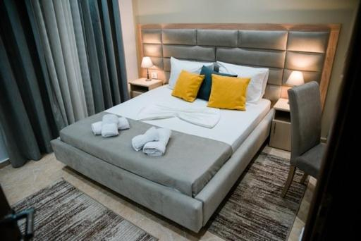 Others 5, Apartments Duran
