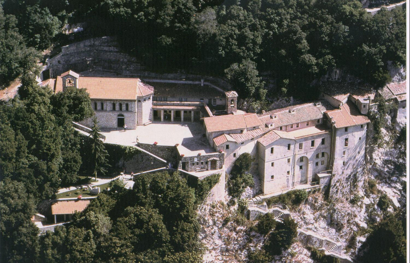 3, L'Angelo pellegrino miniappartamenti, Rieti